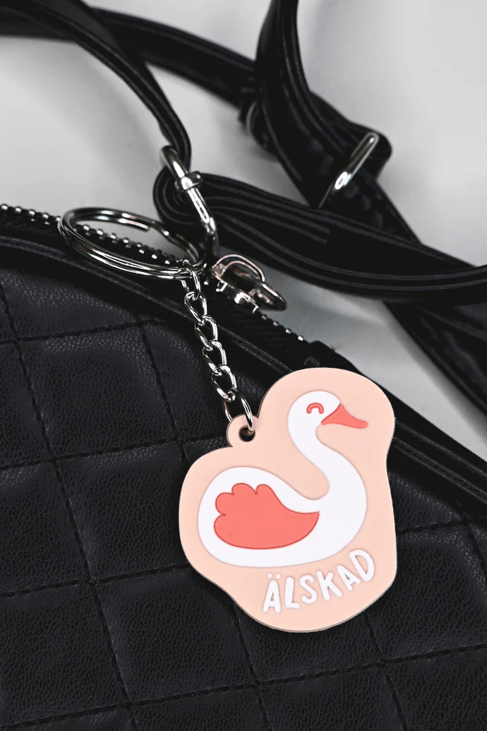 Product Image for Nyckelring i mjuk silikon - älskad - svan