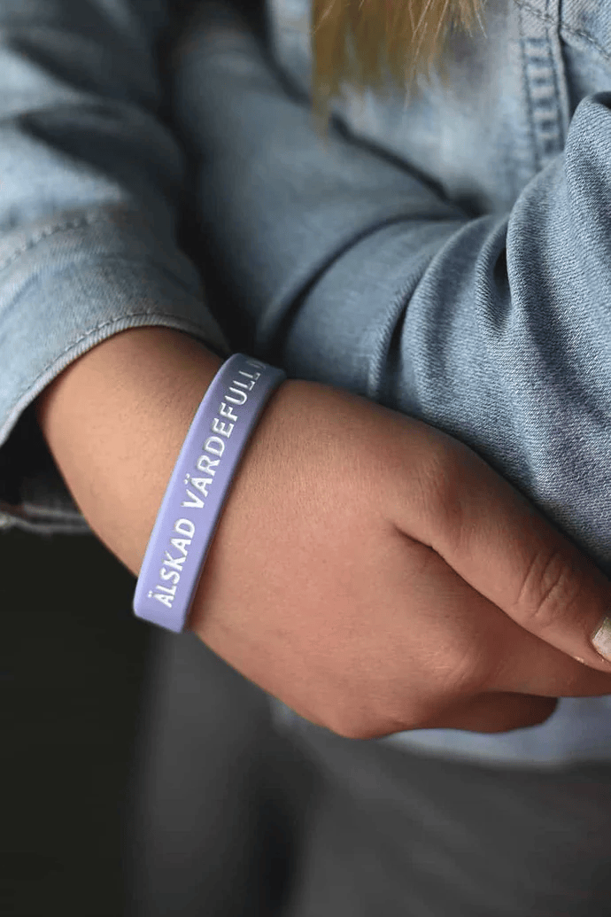 Product Image for Armband - silikon tonår - älskad,  värdefull,  dyrbar - lila