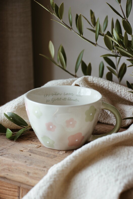 Product Image for Mugg - en vän som du får hjärtat att blomstra