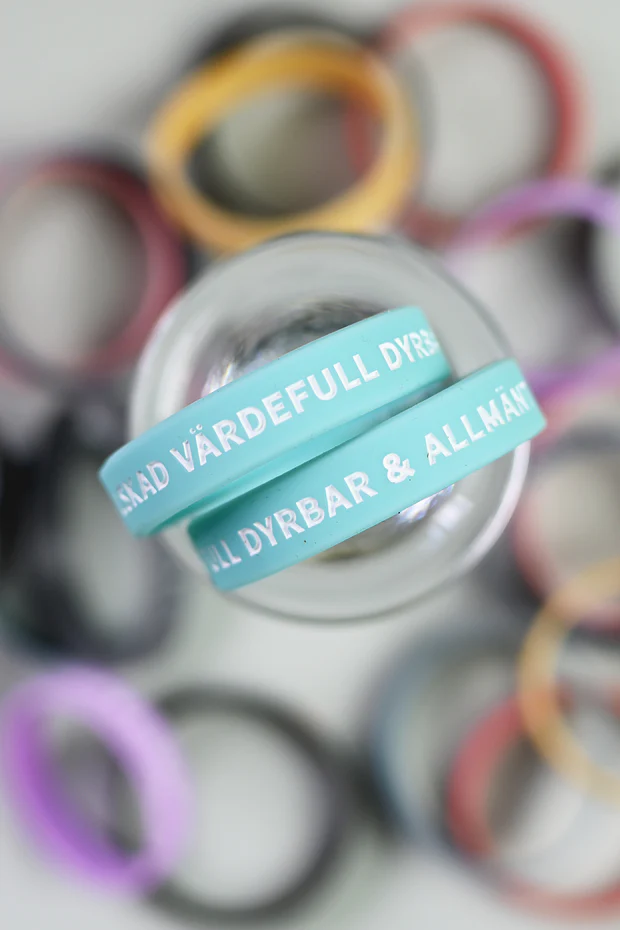 Product Image for Silikonarmband i barnstorlek: älskad,  värdefull,  dyrbar - mint